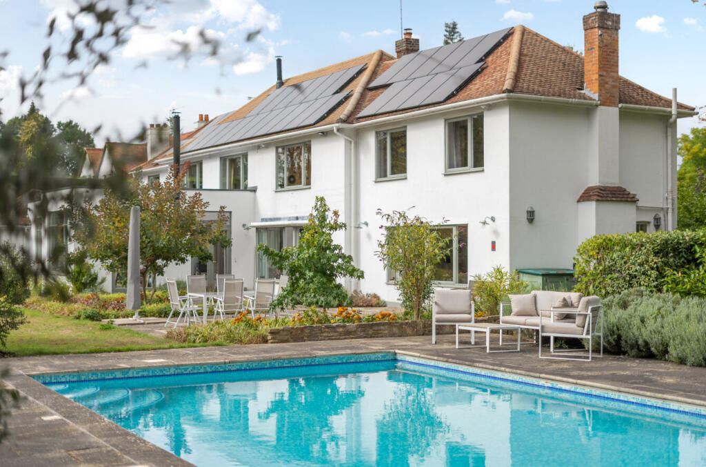 Main image of property: Hockering Road, Woking, Surrey, GU22