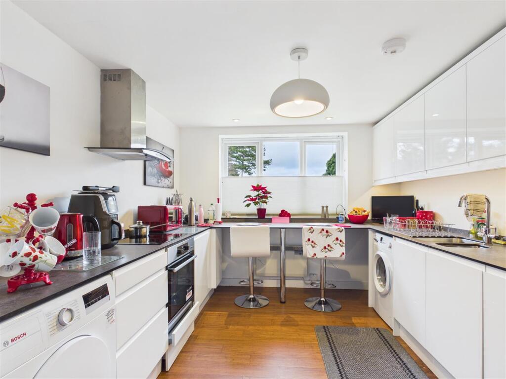 Main image of property: The Avenue, Hitchin