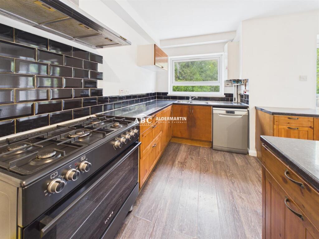 House in Harrow - View 4