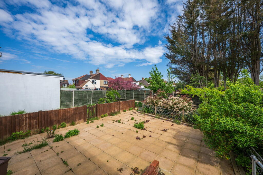 House in Sidcup, Longlands - View 3