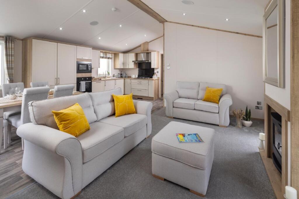 Two Bed Love Oakland (42x20), Green Meadows Country Park, Blackford, Cumbria, CA6 4EA photo 3