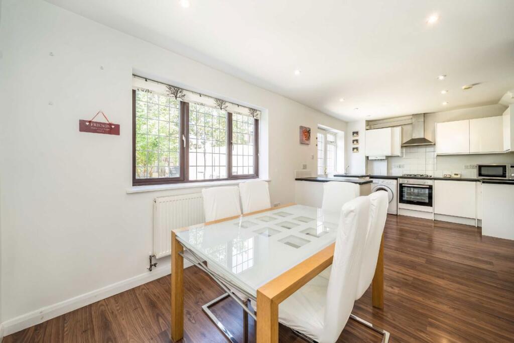 House in London - View 3