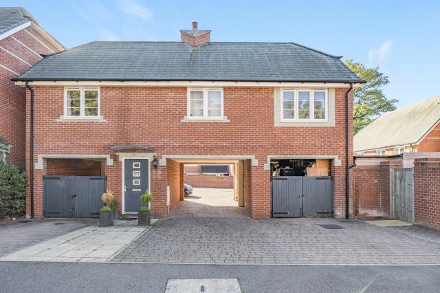 Eaker Street, High Wycombe photo 2