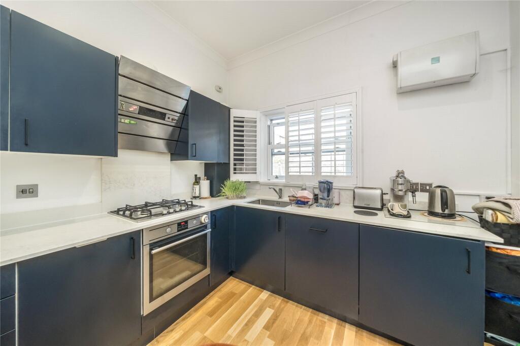 Apartment in London, Lower Clapton, Hackney - View 3