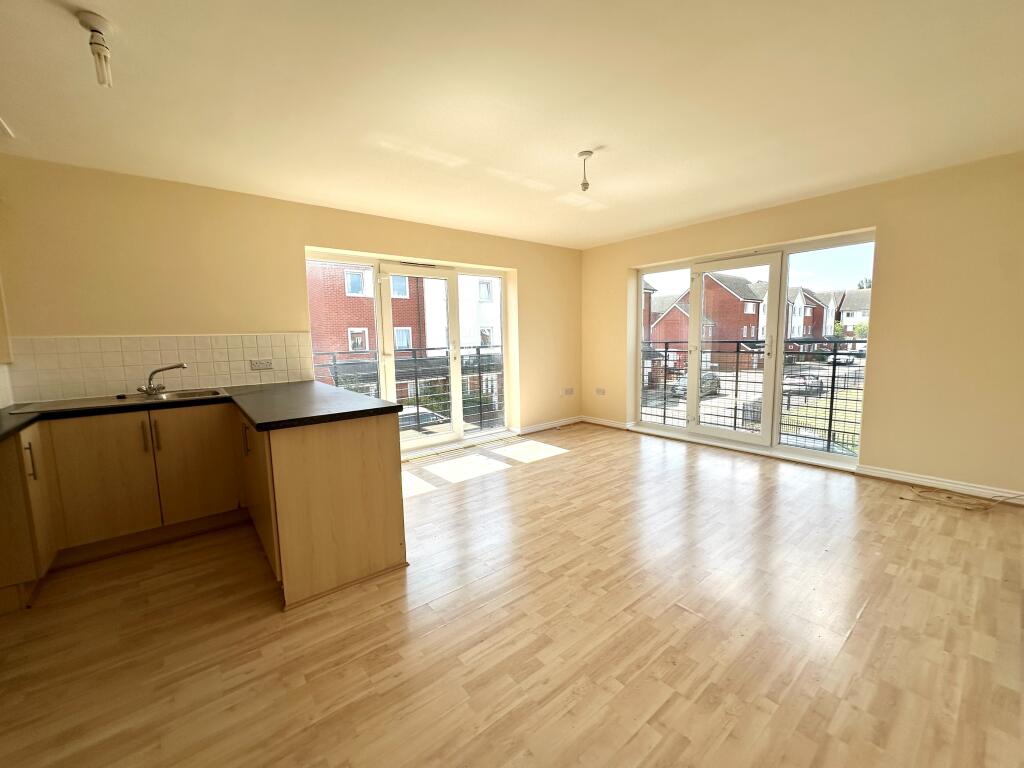 Apartment in Wolverhampton, West Midlands - View 5