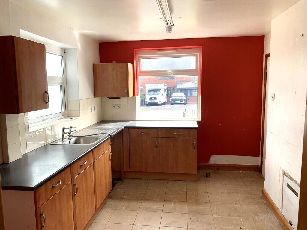 House in Stoke-on-Trent - View 4
