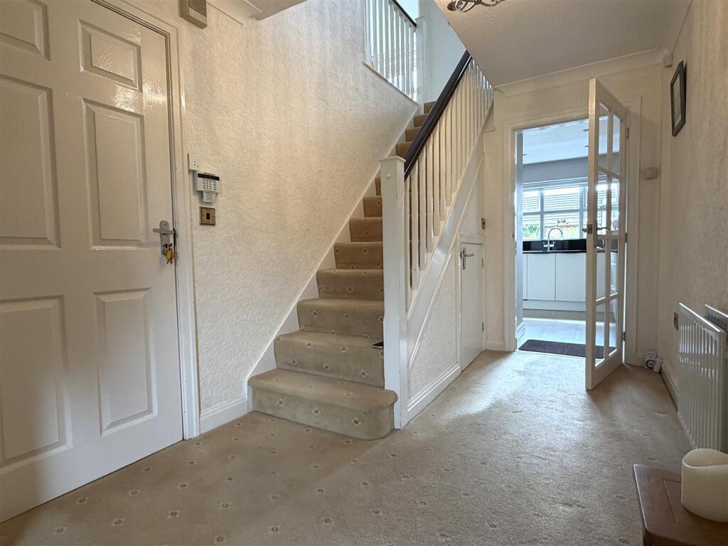 Dunlin Drive, Lytham photo 3