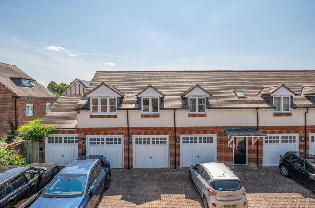 Main image of property: Berry Close, Faringdon, Oxfordshire, SN7
