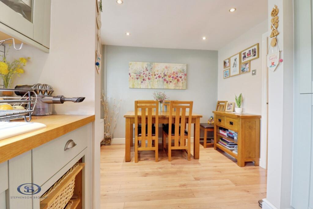 House in Newcastle-under-Lyme, Staffordshire - More