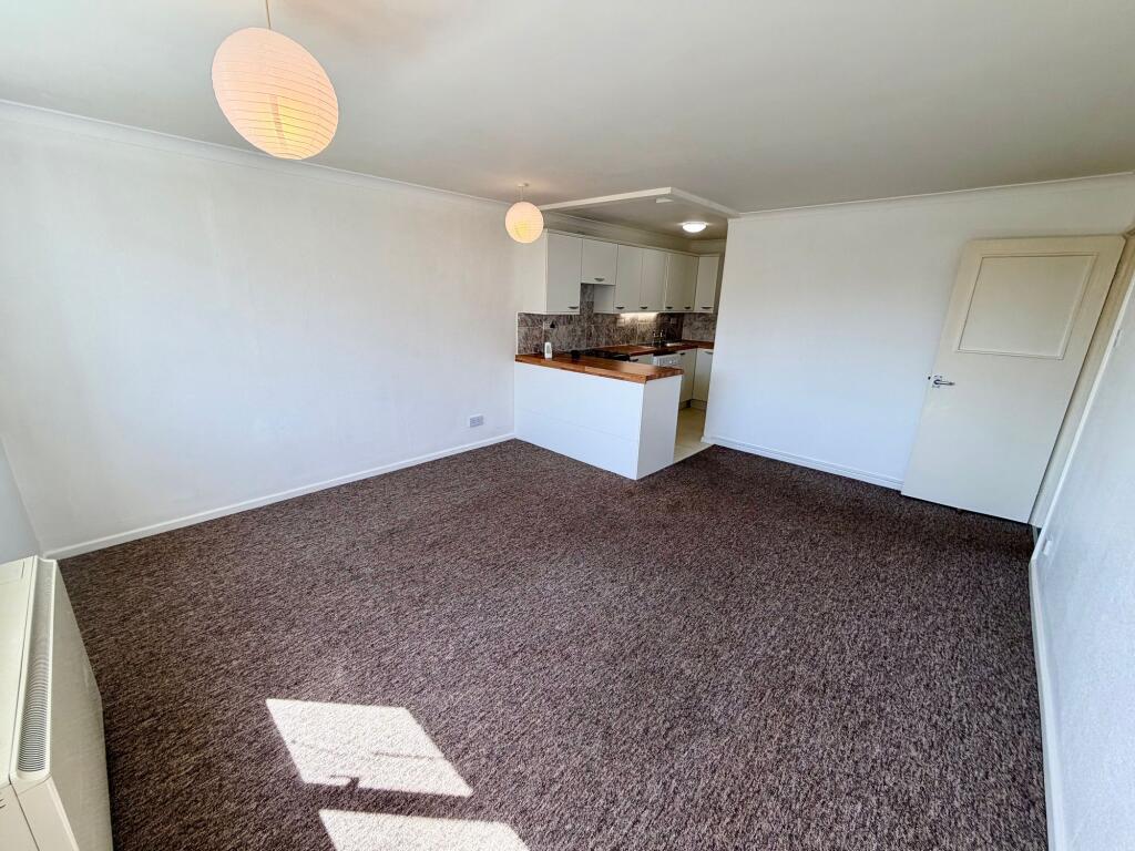 Apartment in Royal Wootton Bassett, Wiltshire - More