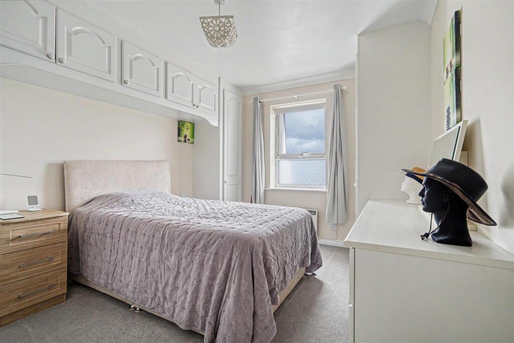 Apartment in Dorchester - More