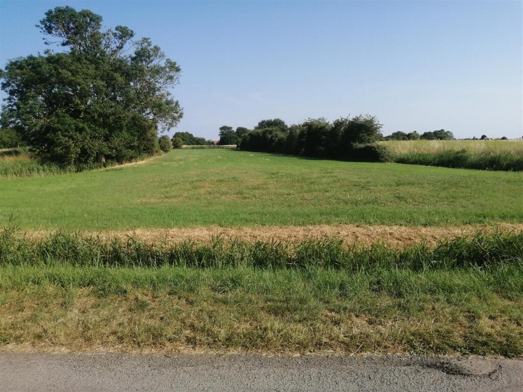 Main image of property: 1.00 Acre of Amenity Grassland, Theddlethorpe St Helen