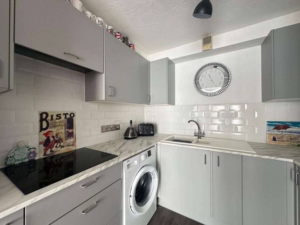 Apartment in Chelmsford - View 3