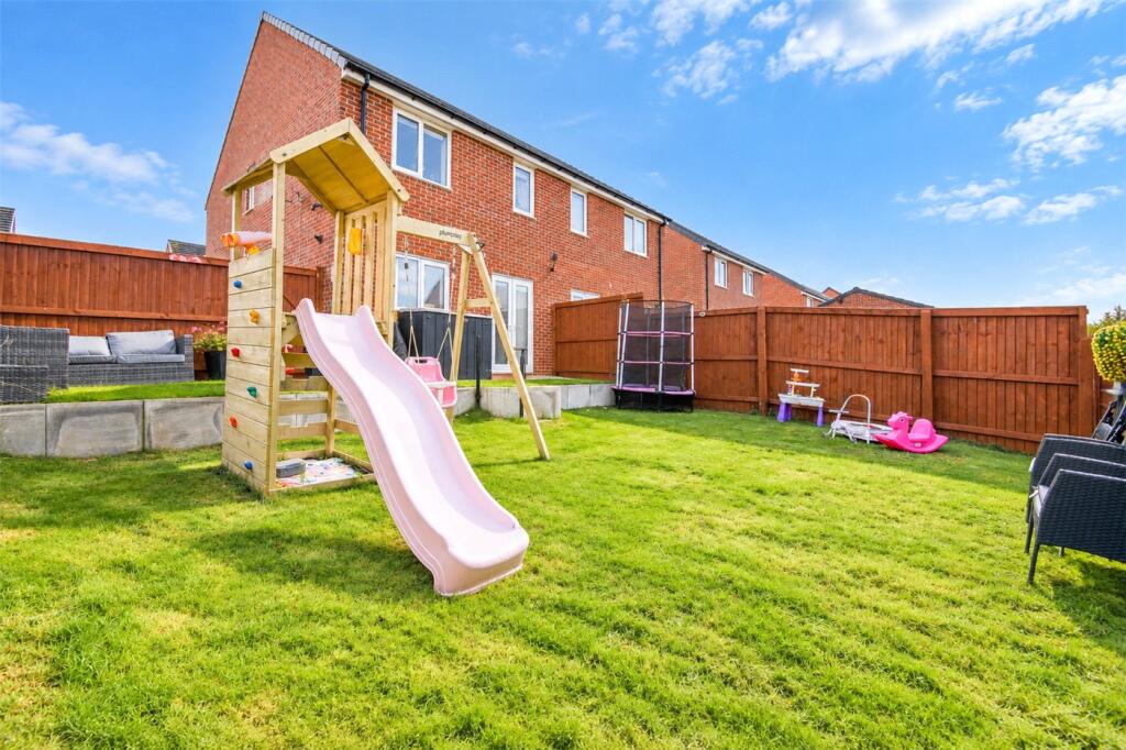 Waypoint Road, Birkenhead, Wirral photo 4
