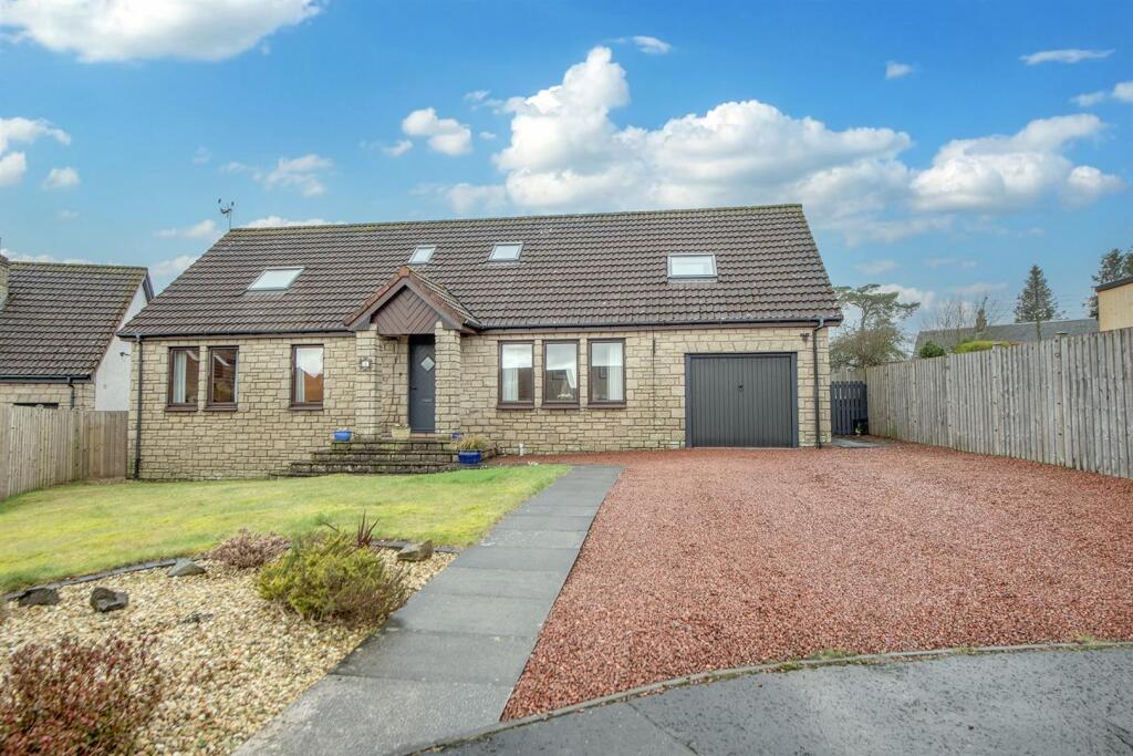 Main image of property: 2 Mossend Green, Powmill FK14 7NJ