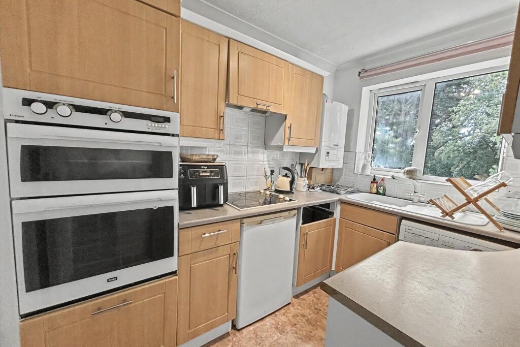 Apartment in Poole, Sandbanks - More