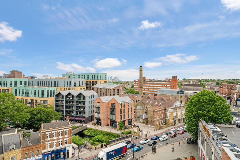 Apartment in London, Wandsworth - More