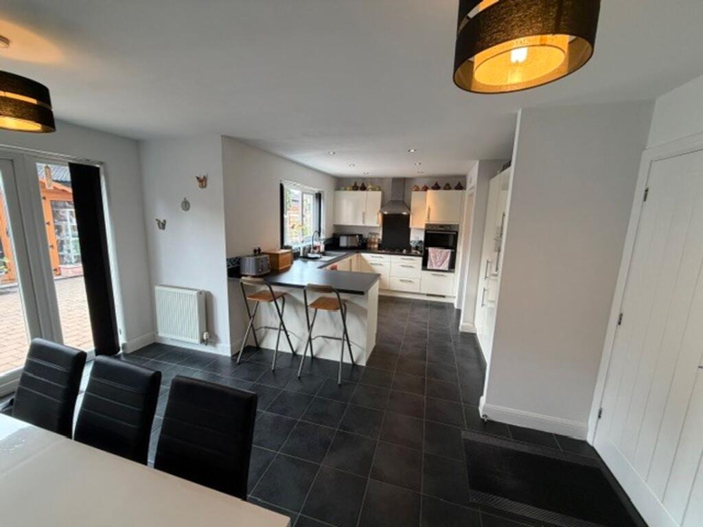 The Green, Castle Bromwich, B36 photo 3
