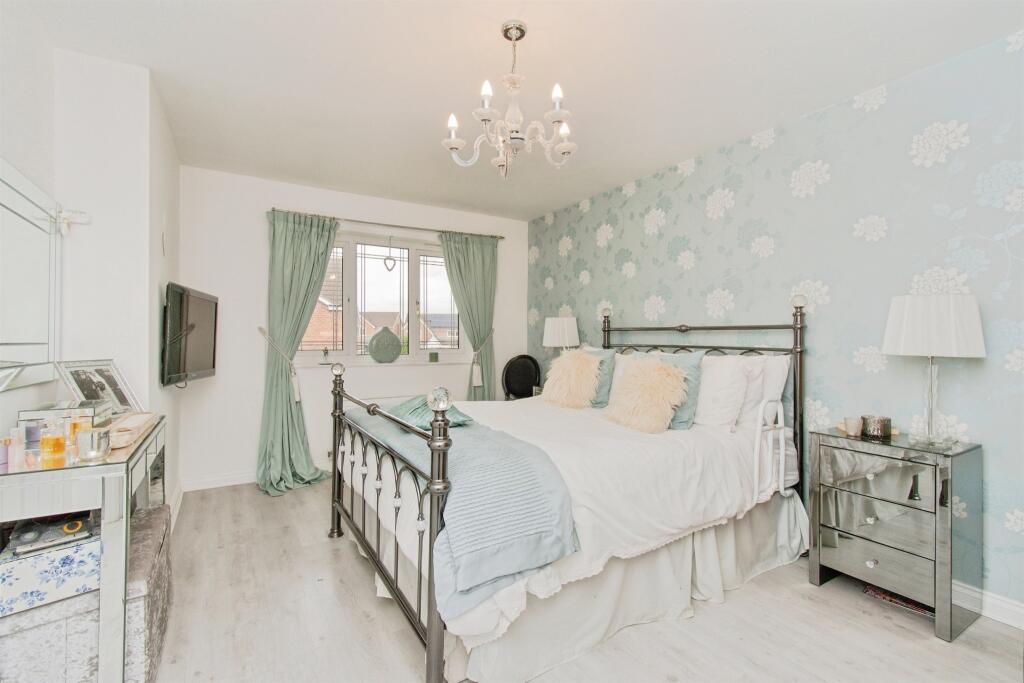 House in Wakefield - View 5