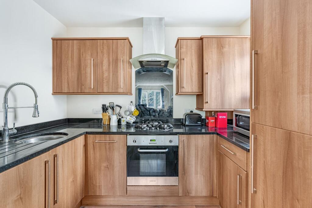 Apartment in Spelthorne, Surrey - View 4