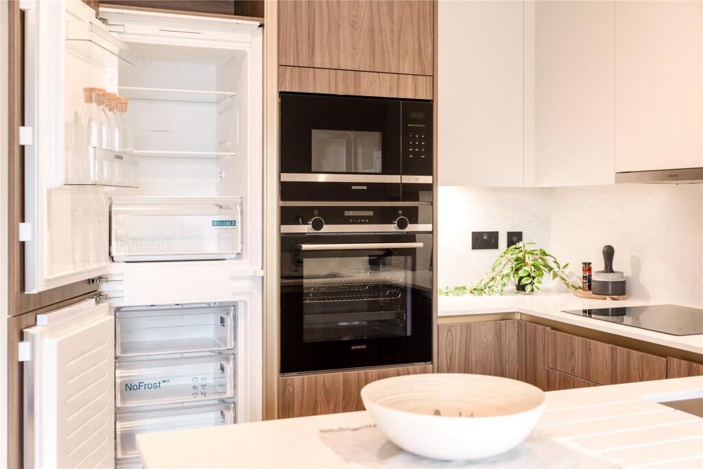 Apartment in Sidcup, Halfway Street, Blackfen - View 4