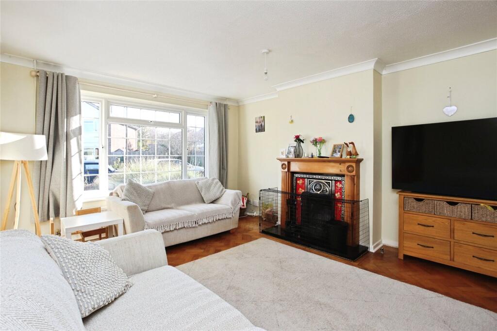 House in Tunbridge Wells, Paddock Wood - View 2
