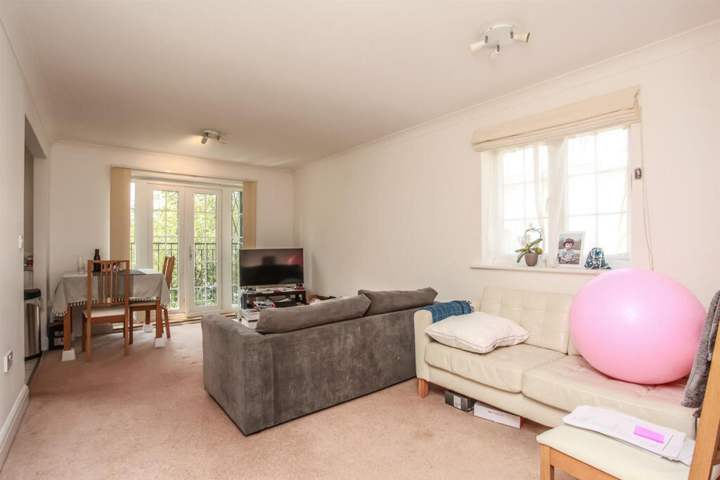 Apartment in Oxford - View 3