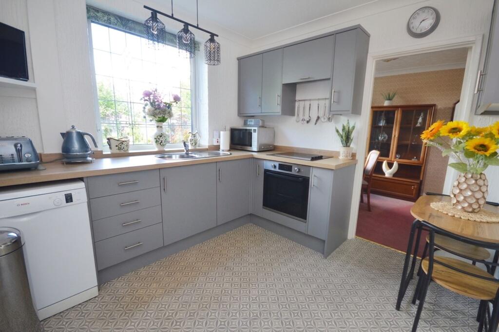 Roughwood Road, Rotherham, S61 photo 3