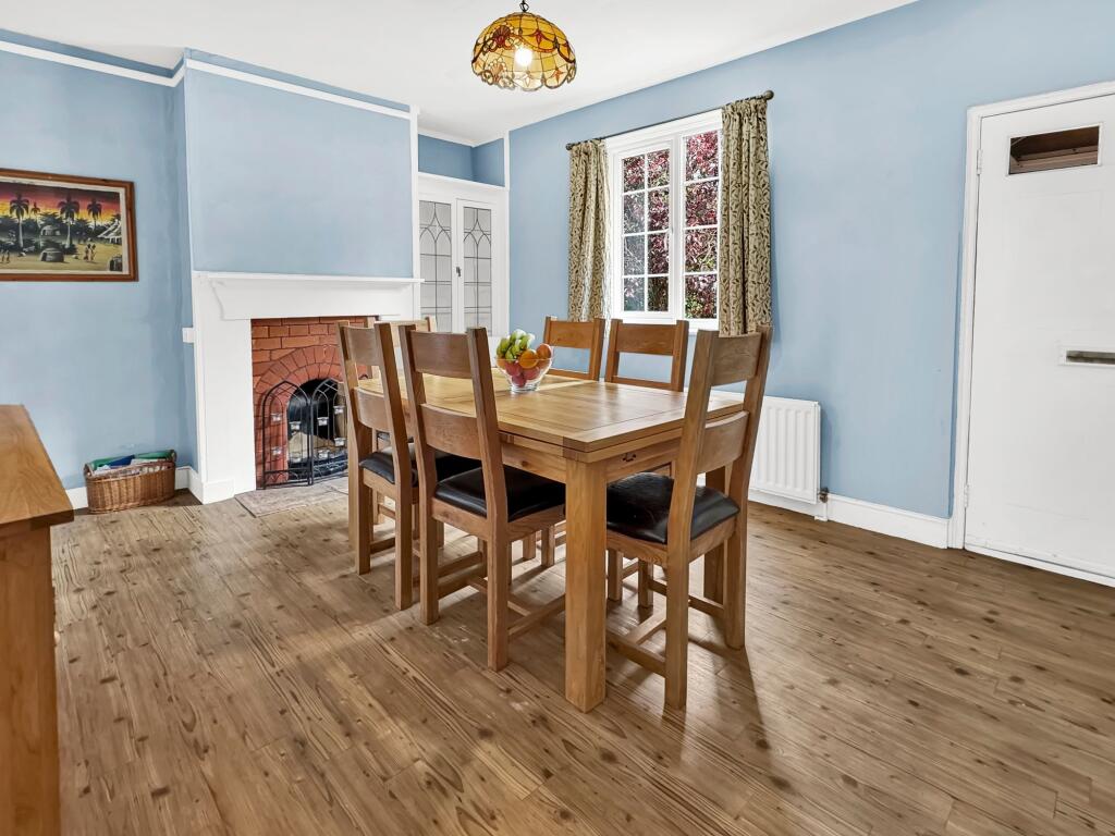 Clatterford Road, Newport, PO30 - View 5