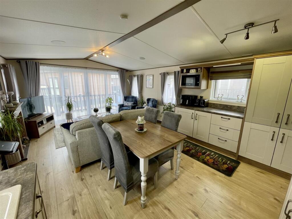 House in Darlington - More