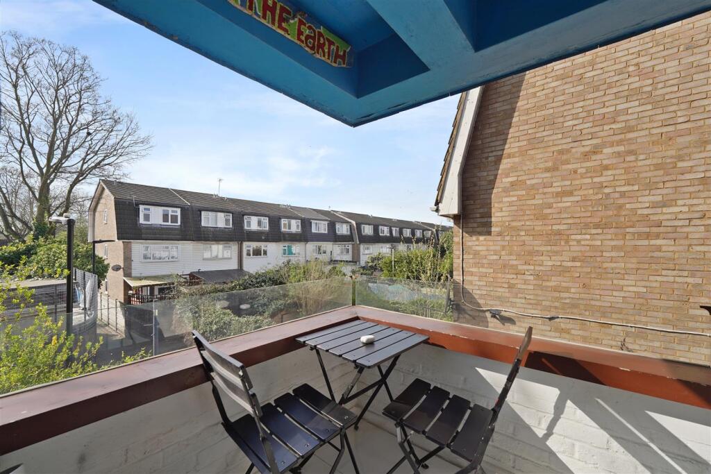 Apartment in London - View 3