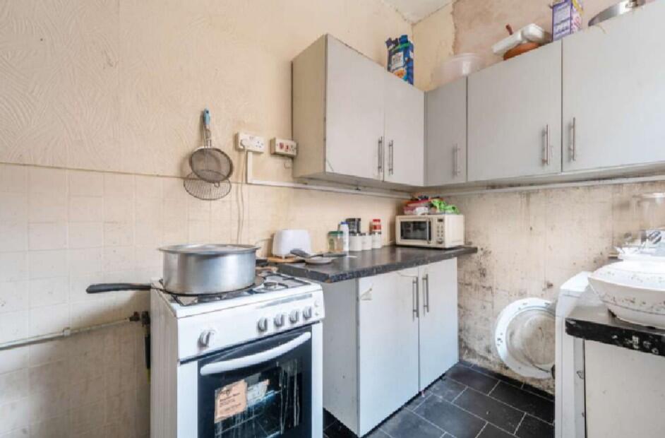 House in Stoke-on-Trent - More
