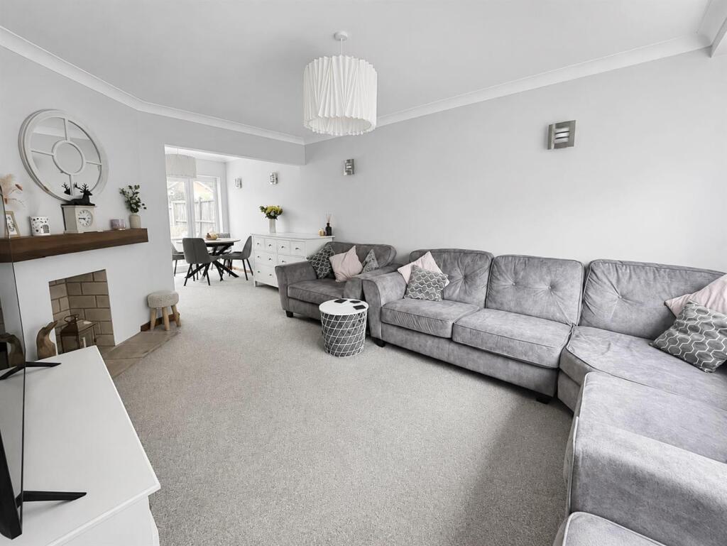 Cedar Road, Blaby, Leicester photo 3