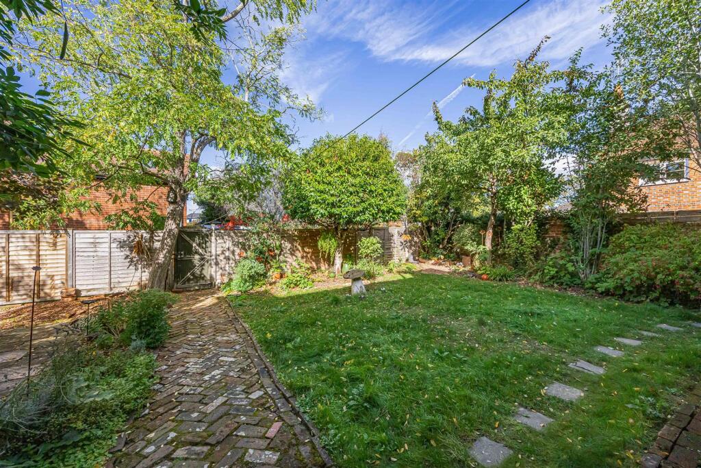 House in Reading, Emmer Green - View 4