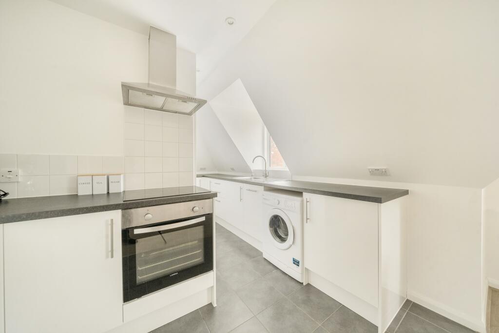 Apartment in London - More