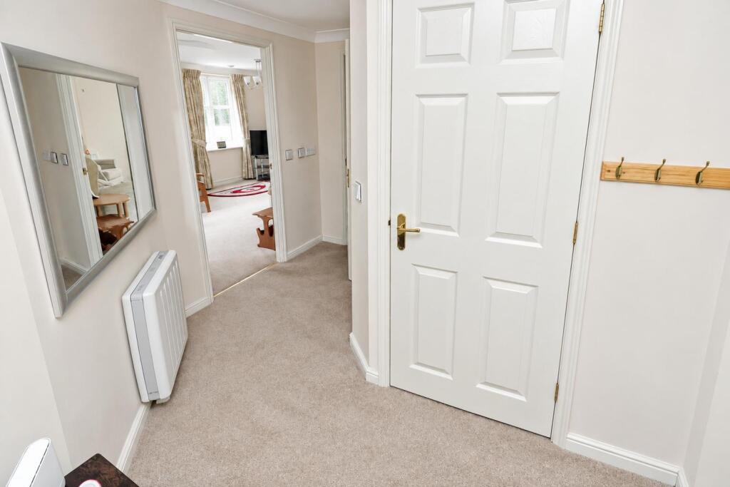 Apartment in Rushden, North Northamptonshire - View 5