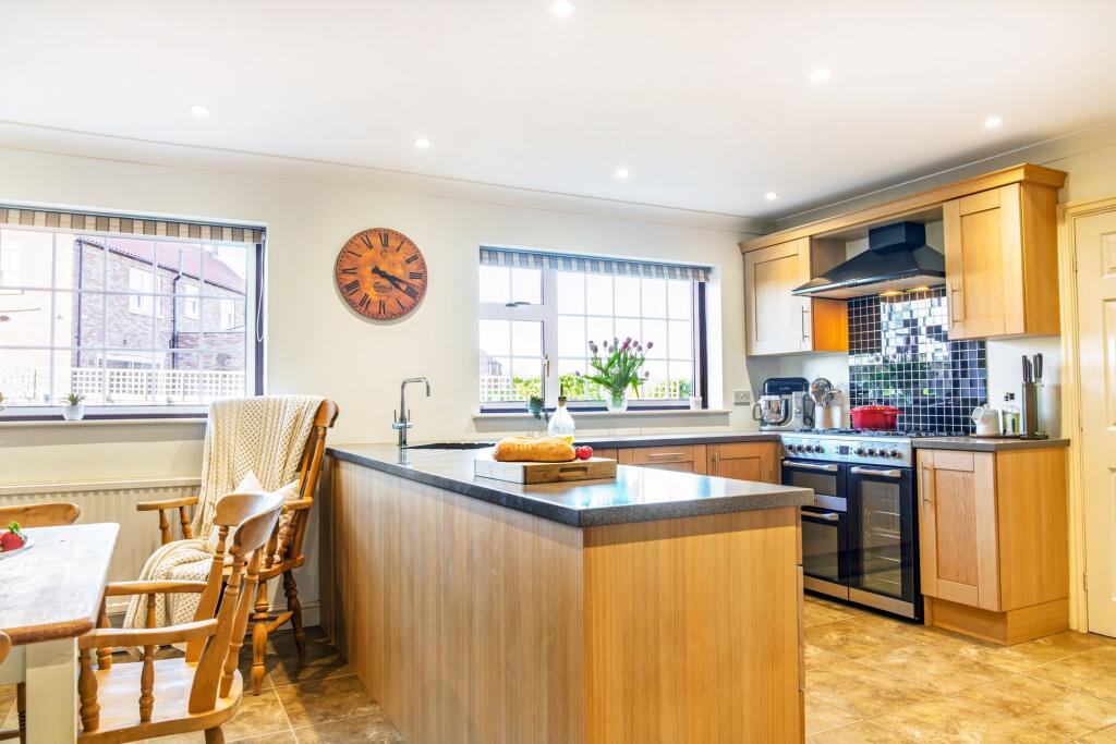 House in Bassetlaw, Sutton - View 2