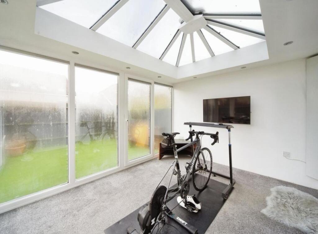 House in Broxbourne, Turnford - View 5