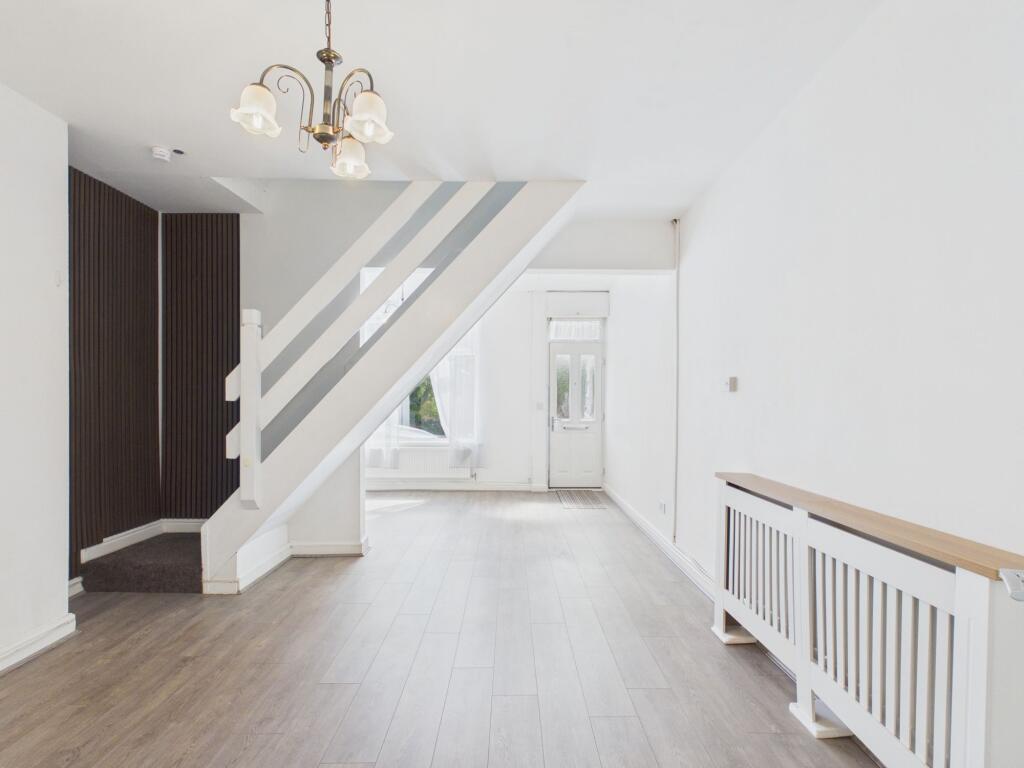 House in Barry - View 5