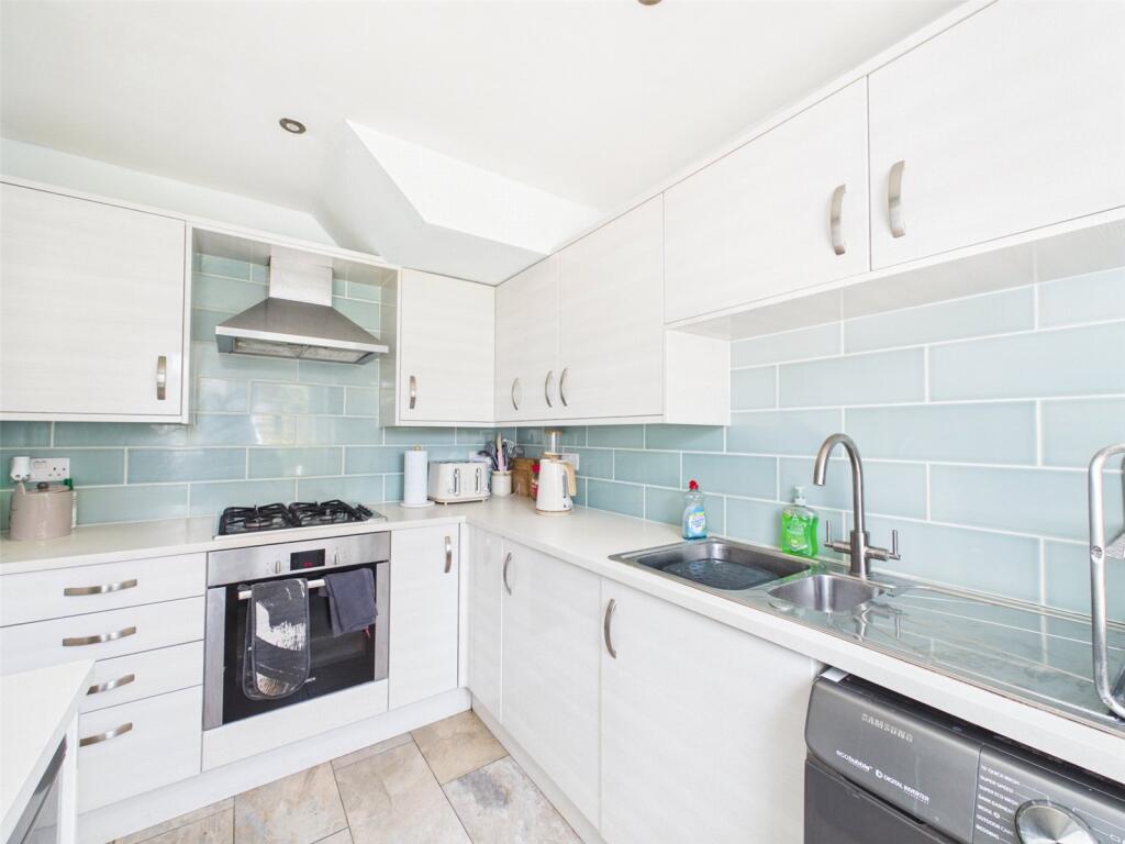 House in Worcester, Lyppard Grange, Warndon - View 3