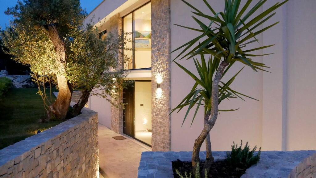 Main image of property: Herceg-Novi