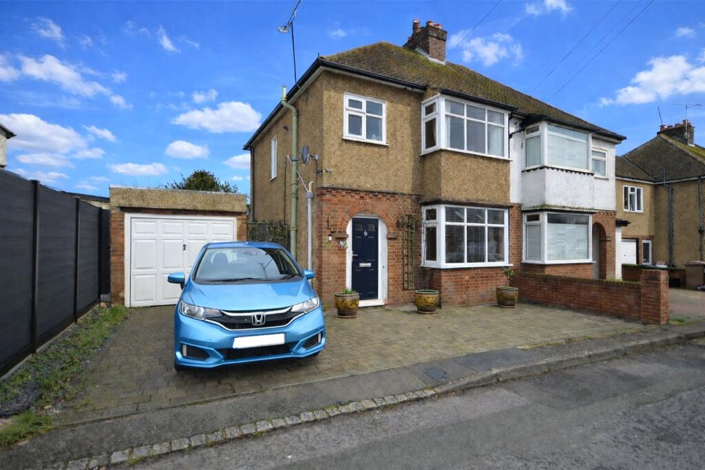Main image of property: Markham Road, Luton, Bedfordshire, LU3