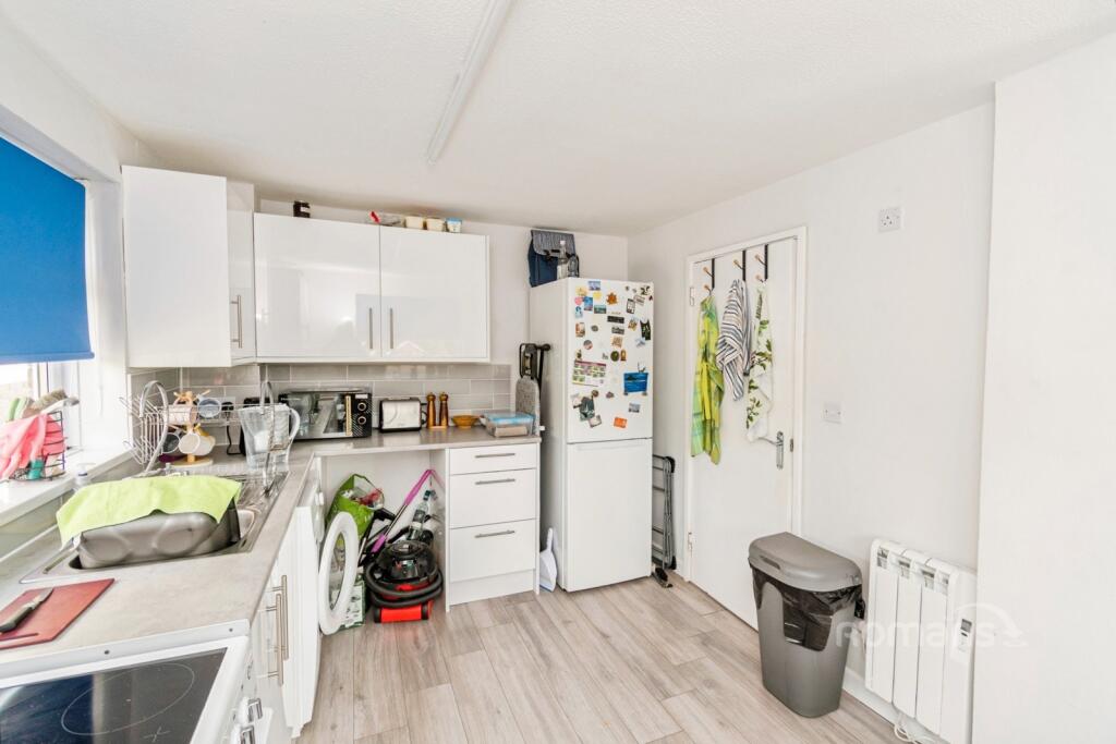 Apartment in Southampton - View 5