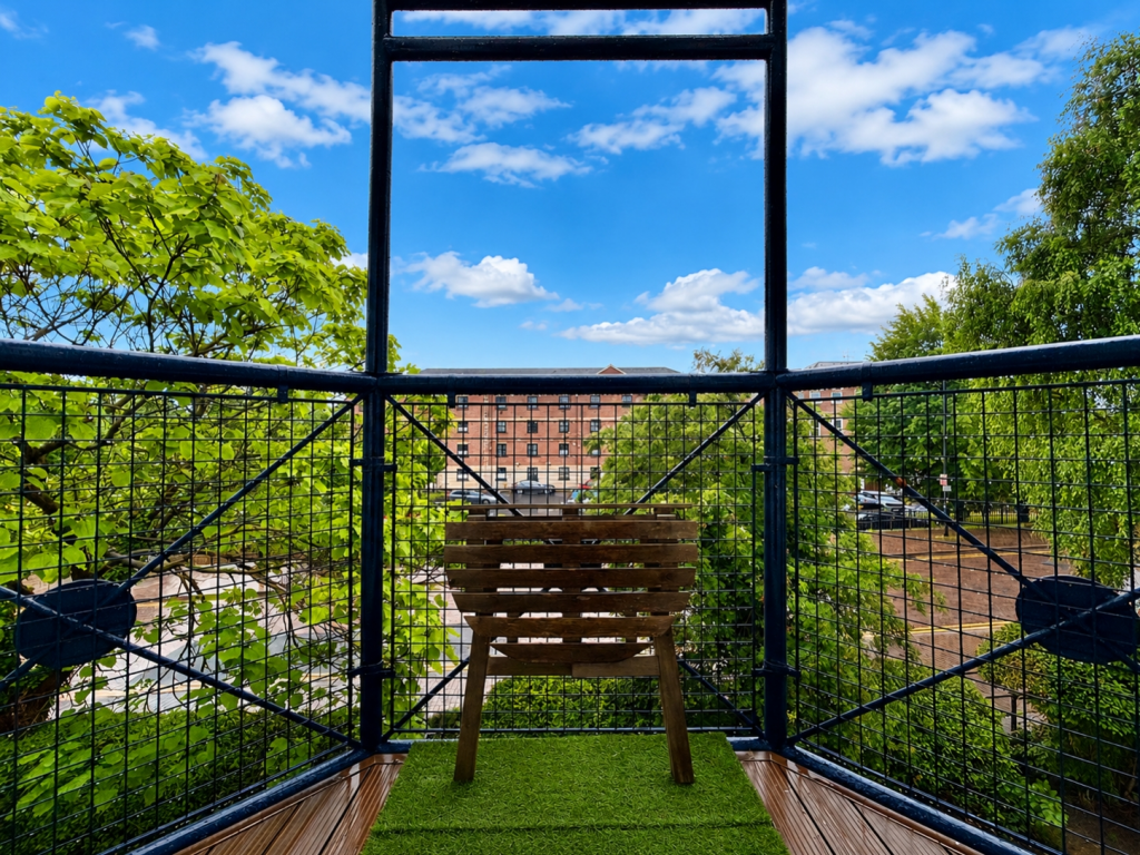 Apartment in Salford - View 6