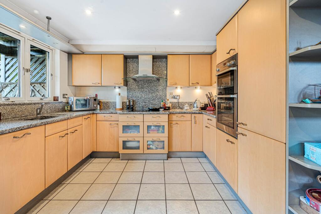 House in Spelthorne, Surrey - View 3