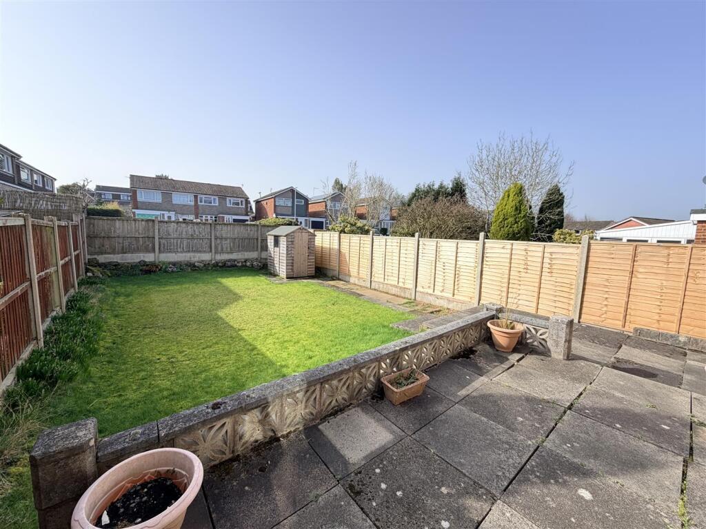 Wallbridge Drive, Leek photo 3