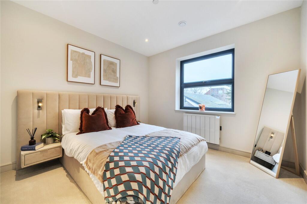 Apartment in Reading - View 5