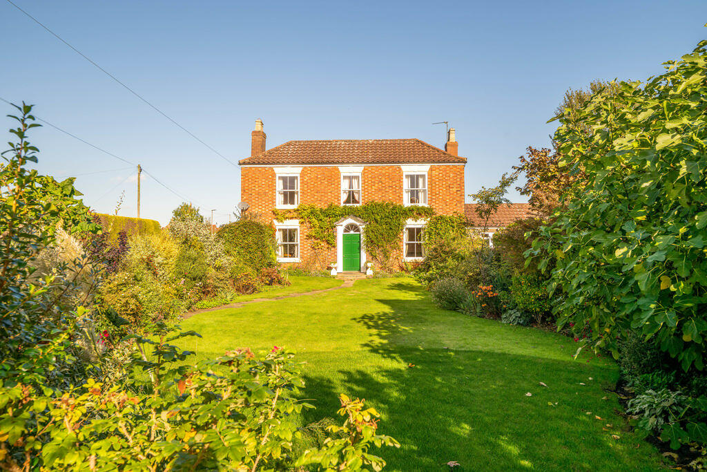 Main image of property: Bleak House Farm, Grovewood Road, Misterton, Doncaster, South Yorkshire, DN10 4EF