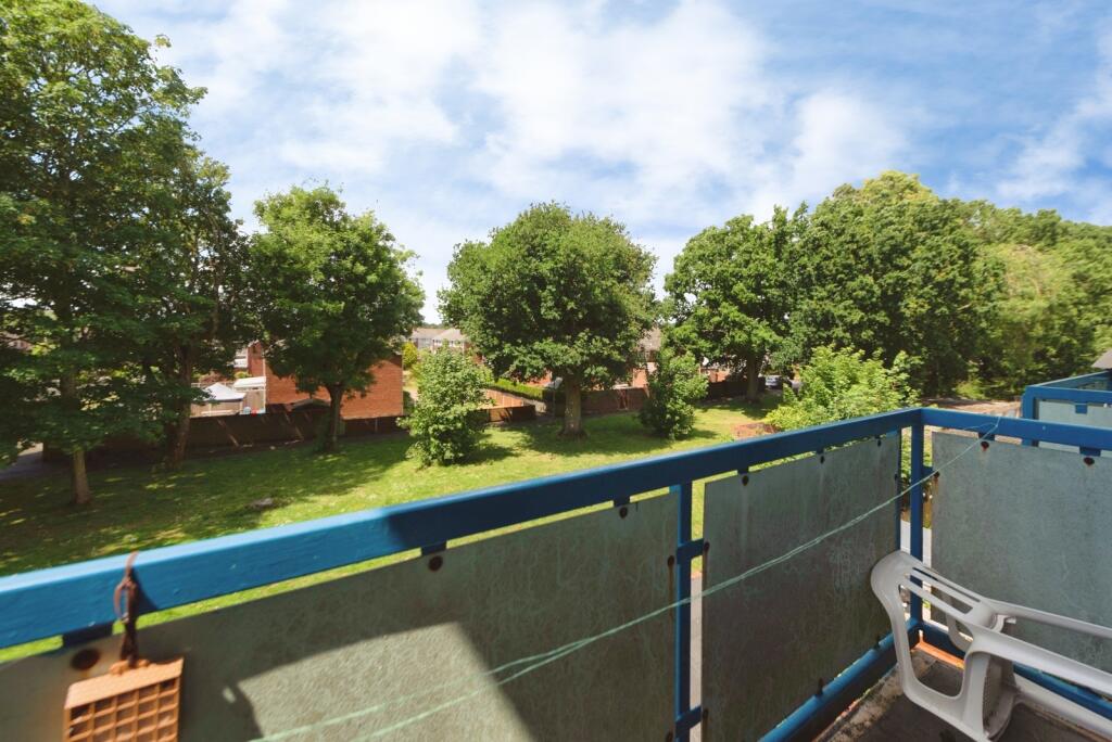 Ramillies House, Bishopsfield Road, Fareham, Hampshire, PO14 - View 4