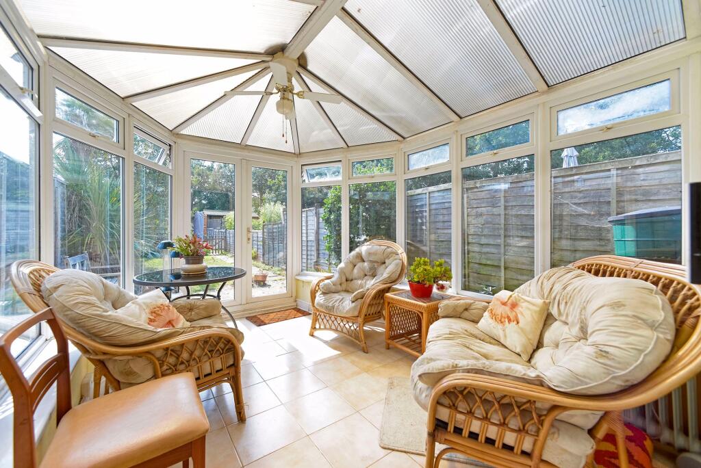 Coatham Place, Cranleigh, GU6 photo 3